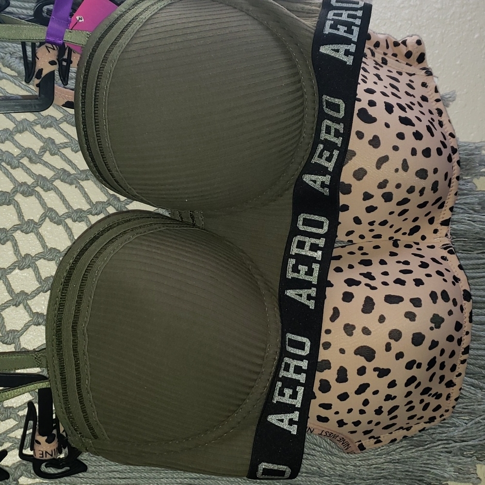 2 bras C cup, aeropostale, nine west